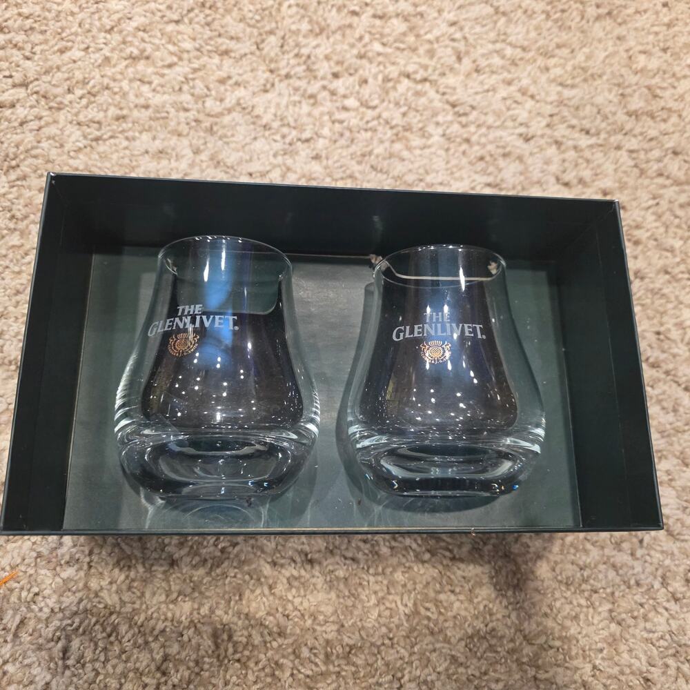 NIB The Glenlivet set of 2 scotch glass in the pear shape - Picture 2 of 4